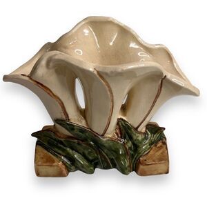 Vintage McCoy USA Triple Lily Vase 1950s Mid Century 7 Inch Tall Planter Beige